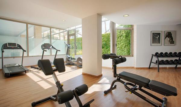 Fitnessbereich mit Ausstattungen