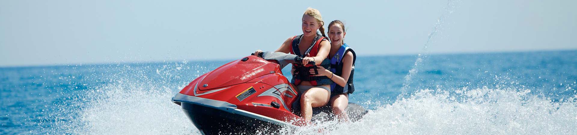 Parasailing und Jetski im Cluburlaub
