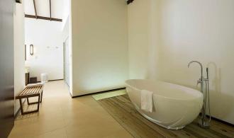 Noonu One Bed Room Water Villa Pool Wanne
