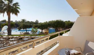 Single with Child Double Room Sea Side