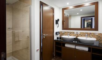 Double Deluxe Swim-up