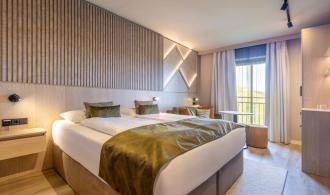 Familienzimmer mit Verbindungstür