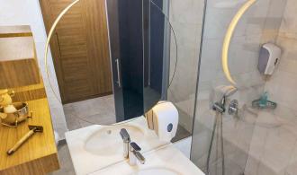 Bodrum Double Room Mainbuilding Badezimmer