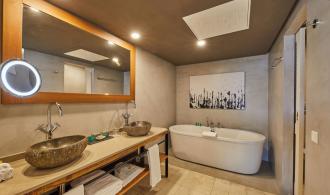 Preferred Club Junior Suite Inland View