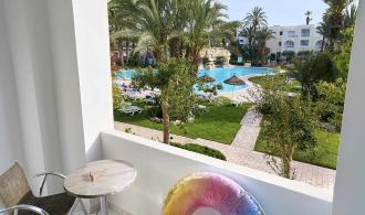 Africana Double Room Pool View Poolblick