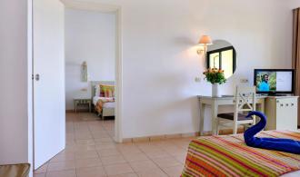 Familienzimmer mit Verbindungstür im Haupthaus