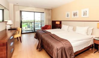 Dbl Std Room partly Sea View
