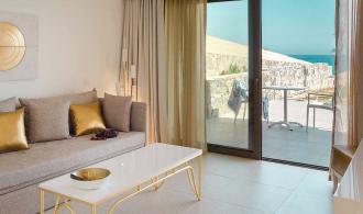 Ierapetra Suite Classic Sea View Wohnzimmer