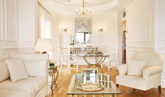 Famous Class Deluxe Suite