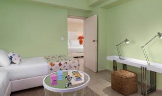 Deluxe Family Bungalow Garden View Ground Floor Kinderzimmer