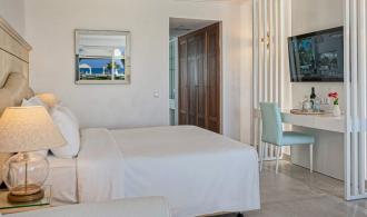 Junior Suite Sea Front Private Pool Schlafzimmer