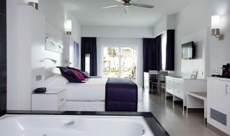Juniorsuite Jacuzzi Villa