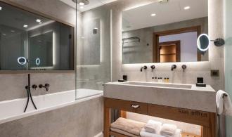 Royal family suite water front