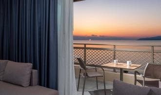 Royal family suite water front