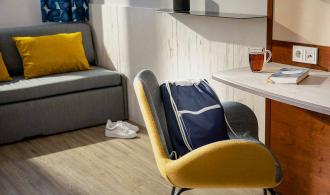 Double Room Economy Schreibtisch