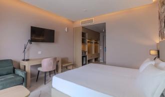 Rocca Nettuno Doppelzimmer Meerblick Schlafen