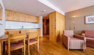 Alpenrose Zürs Family Room Küche