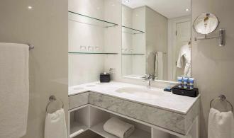 Double Room Economy Badezimmer