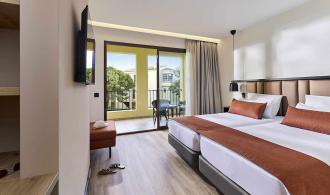 Cala Serena Single with Child Double Room Classic Schlafen renoviert