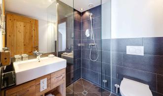 Alpenrose Zürs Double Room Classic Bad