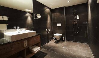 Alpenrose Zürs Double Room Superior Badezimmer